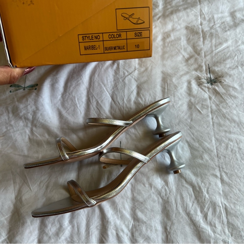 Chase + Chloe Silver Maribel kitten heels - Picture 2 of 8